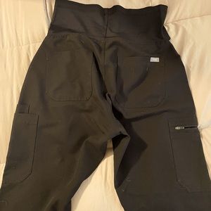 Figs Yola Slim Maternity Scrub Pants - black, size med